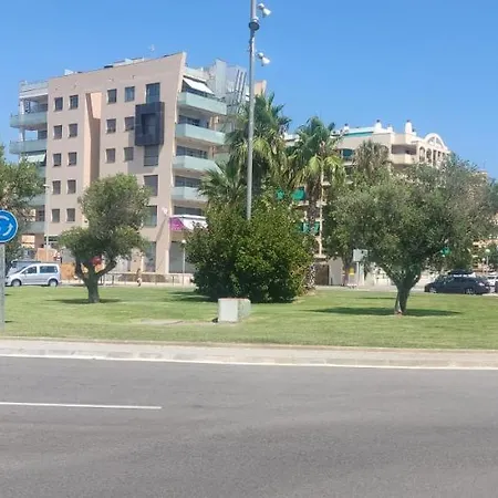 Vacaciones En Pineda Con 2 Piscinas, Playa A 5 Min Apartamento